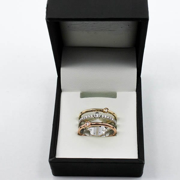Diamond & Gold Ring 5.48 Grams - 0.20 Carats 1 Diamond & Gold Ring 5.48 Grams - 0.20 Carats