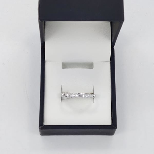 Diamond & White Gold Ring 2.20 Grams - 0.10 Carats 1 Diamond & White Gold Ring 2.20 Grams - 0.10 Carats