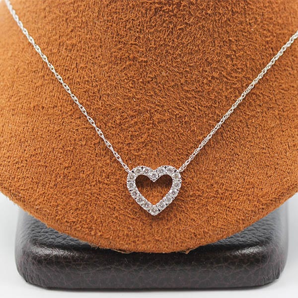 Diamond & Gold Heart Necklace 1.06 Grams - 0.5 Carat 1 Diamond & Gold Necklace 1.06 Grams - 0.5 Carat